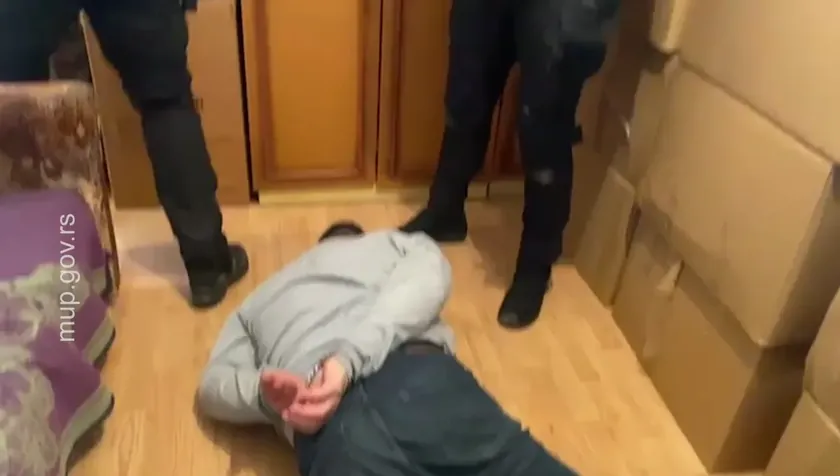 Kuzey Makedonya'da Sırbistan'da ele geçirilen 5 ton marihuana ile bağlantılı iki şüpheli gözaltına alındı.