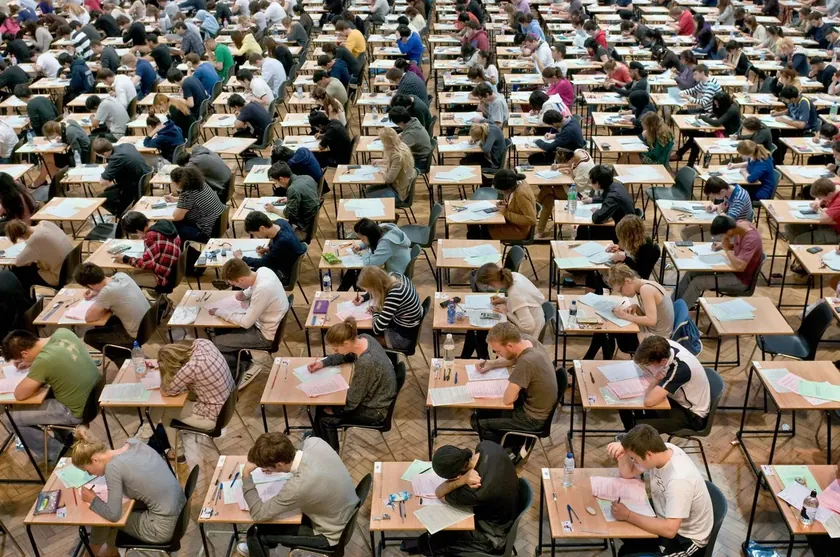 NEET sınavı nedeniyle protestolar İnşa'da
