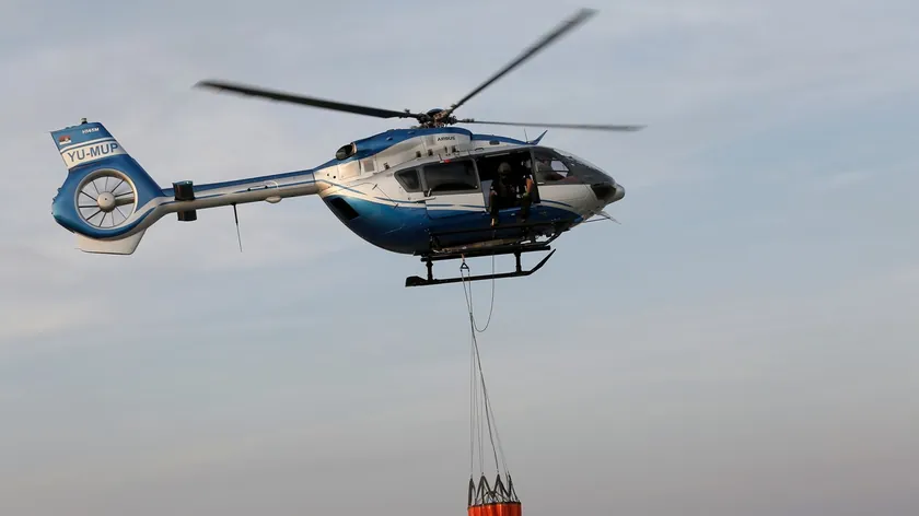 Sırbistan, büyük orman yangınlarına karşı yardım amacıyla "Super Puma" helikopterini İspanya'ya gönderiyor.