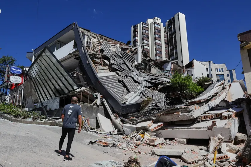 Kolombiya'da yüzyılın en şiddetli depremi yaşandı En son bilgilere göre