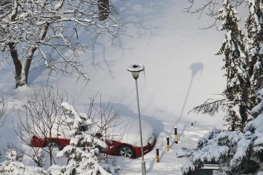 Vladimirci’de 4 Günlük Çile Bitti: Köylüler Su İçin Kar Eritti!