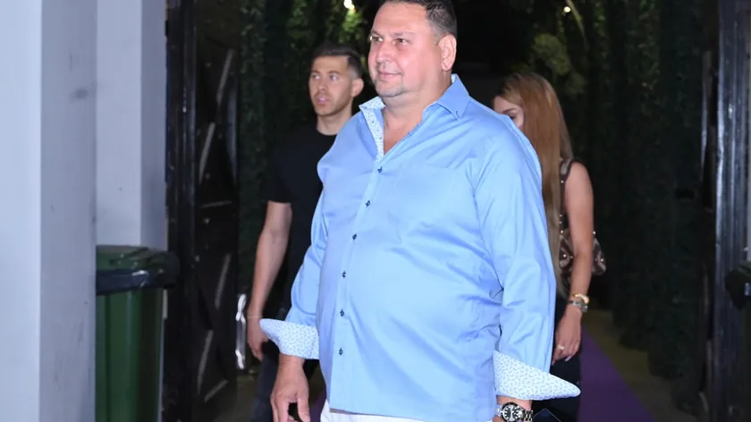 Taki Marinković, Elite 9 finalında kızının kararına karşı çıktı ve şimdi sezonun sonuna ilişkin bir partide Asmin Durdžić ailesini "Canavarlar, yalancılar, sahtekarlar" olarak tanımladı.