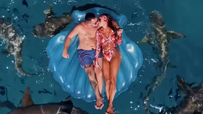 Anđela ve Gastoz Maldivlerde romantizm dolu bir tatil geçiriyor.