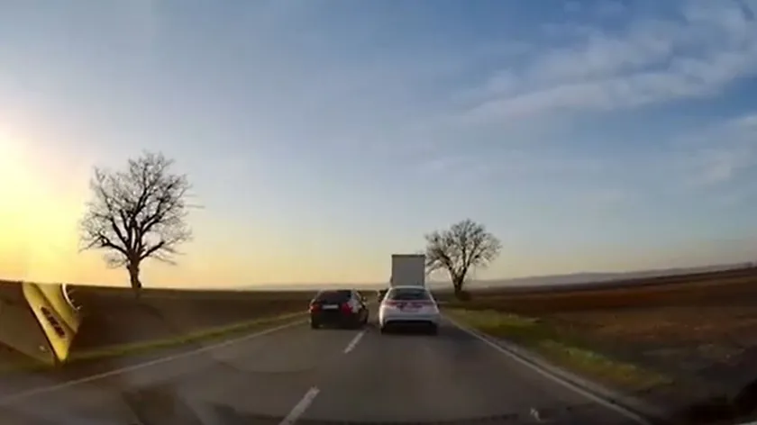 Sırbistan'da Kisaç-Rumenka Yolu'nda Tehlikeli Sollama Trafik Güvenliğini Tehlikeye Attı