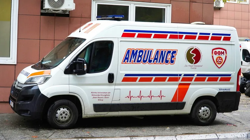 Skoplje'de bir hastanede skandal yaşandı Bir hemşire hasta ile kavga etti, ardından hastanın düştüğünü iddia etti.
