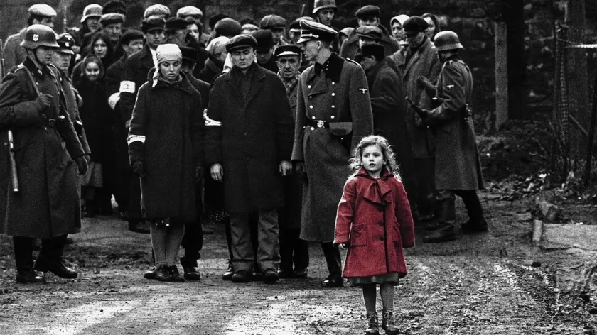 Olivija Dabrovska, "Şindler Listesi" filminde kırmızı kazağı giymiş kız olarak tanınıyor.