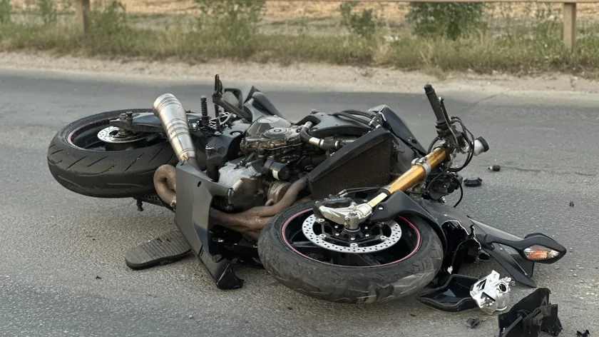 Zemun'da trafik kazası sonucu motosiklet sürücüsü ve yan koltuğunda oturan ağır şekilde yaralandı.