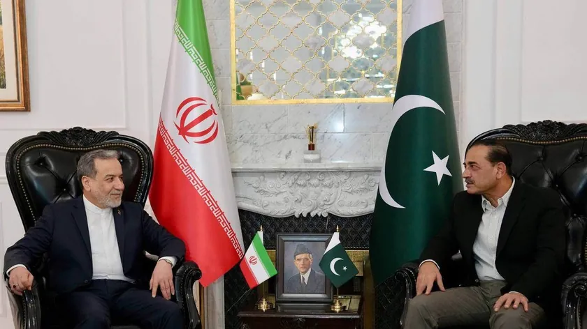 İranlı heyet Pakistan'a ABD ile müzakereler için geliyor, cevabı bekleniyor