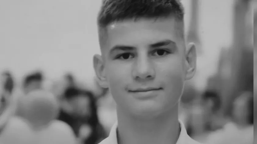 Sırbistan Obrenovac'ta genç Nikola'nın ölümü ailesini yıktı, radar talebi yükseldi.