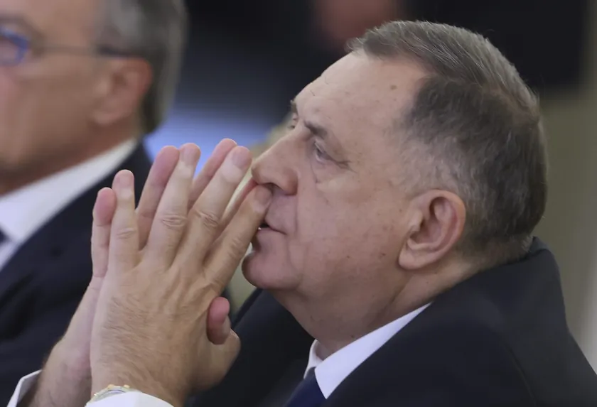 SDS: Dodik ve Bosna-Hersek Anayasa Mahkemesi, Republika Srpska için eşit tehlike