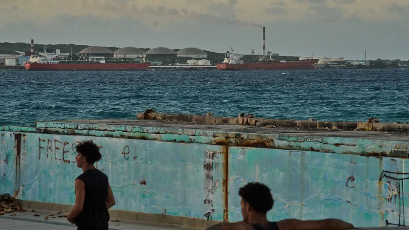 ABD, Rusya'nın Küba'ya Yaptırım Kapsamındaki Petrol Sevkiyatına Neden İzin Verdiğini Açıkladı