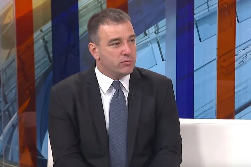 Sırp Demokratik Partisi (DS) İcra Kurulu Başkanı Saša Pavić, Sırp ilerleme partisinin (SNS) tüm ülkede düzenlediği çadır festivallerinin yeni oy alamayacağını ancak mevcut tabanını biraz daha güçlendirebileceğini belirtti.