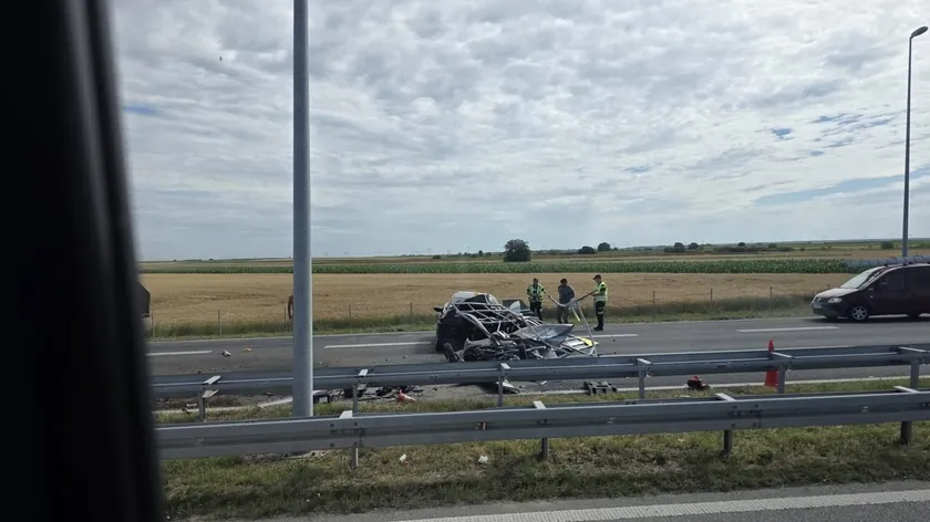 Sırbistan Otoyolunda Kovilj Kavşağı Yakınlarında Ağır Kaza Yolu Trafiğe Kapattı