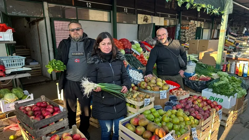 Sırbistan'da Bahar Sebzeleri Pazar Tezgahlarına Geldi, Çaçak'ta Fiyatlar Uygun
