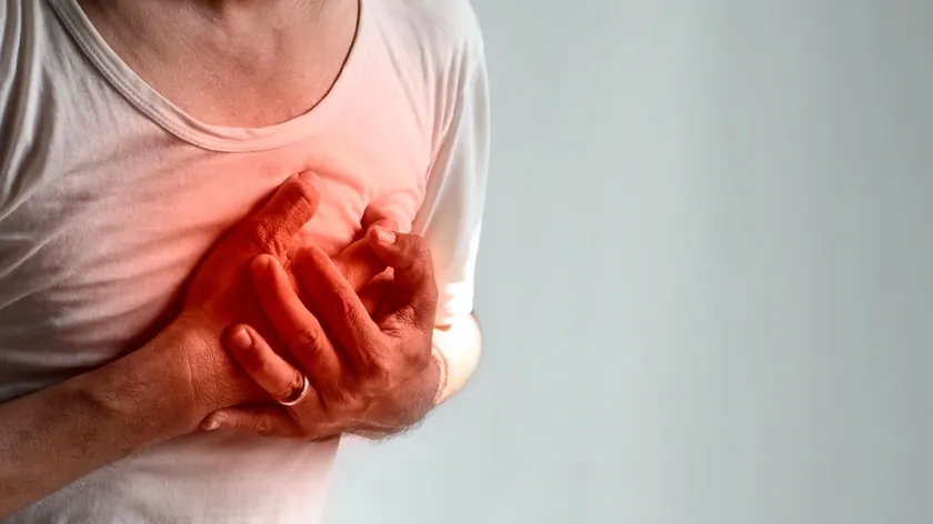 Sırbistan'da Sol Göğüs Ağrısı: Nedenleri, Tehlikeleri ve Ne Zaman Yardım Aranmalı
