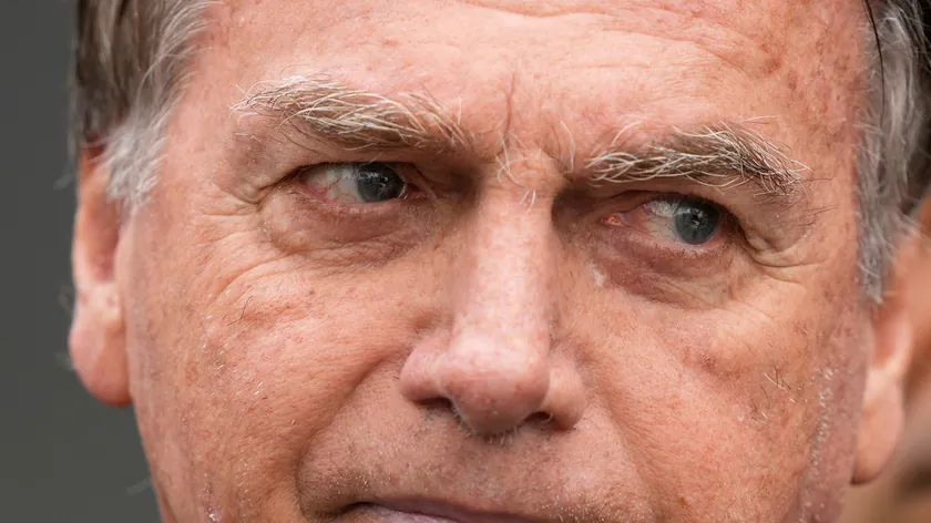 Brezilya eski Cumhurbaşkanı Bolsonaro zatürre nedeniyle yoğun bakıma alındığı belirtildi