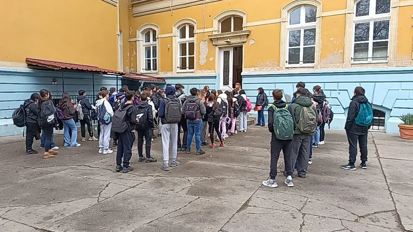 Sırbistan'da küçük mezuniyet Sırpça testi öğrencileri zorladı, edebiyat ve dil bilgisi sorun oldu