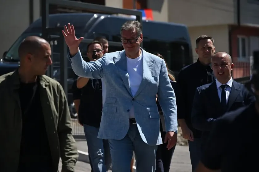 Sırbistan Cumhurbaşkanı Aleksandar Vučić'e bir vatandaş iş teklifi konusunda yardım istedi.