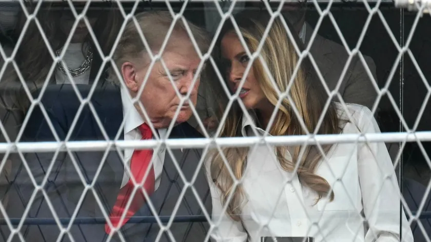 Sırp medyası, Melania ve Donald Trump'ın arasında yaşanan gergin bir tartışmanın detaylarını paylaştı.