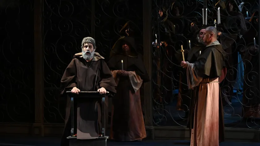 Sırbistan'da Don Karlos Operası: Dirigent Kojiç Dört Saatlik Eserin Zorluklarını Açıkladı