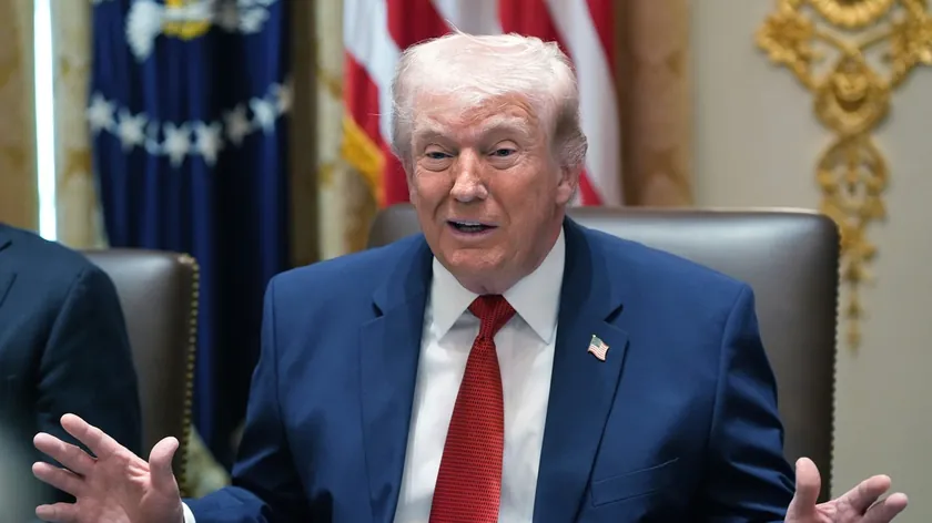 ABD Başkanı Trump İran'dan çekilme takvimini bildirdi: Petrol fiyatları düşecek