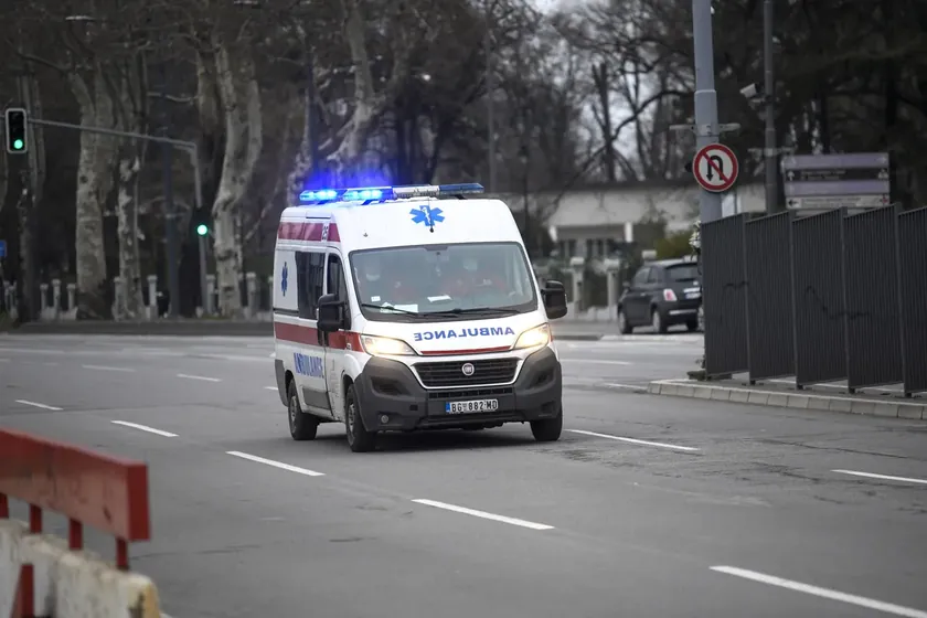 Beograd'da iki motosiklet kazasında hafif yaralanan iki motosiklist kaydedildi.