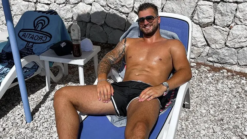 Marko Osmakčić yeni sevgilisiyle sosyal medyada paylaşımlarda bulundu.