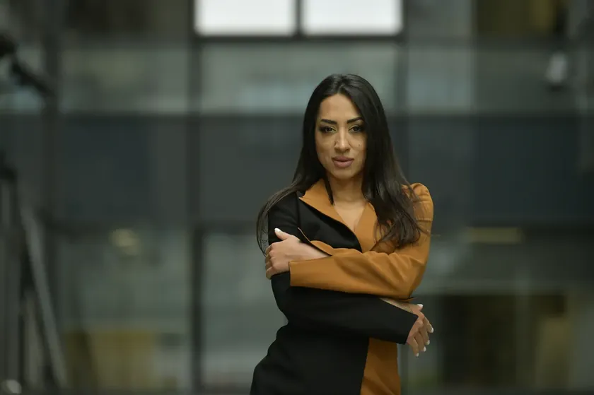 Sırbistanlı Şarkıcı Zejna Murkiç'ten Doğum Sürecinde Erkeklerin Rolü Hakkında Çarpıcı Sözler