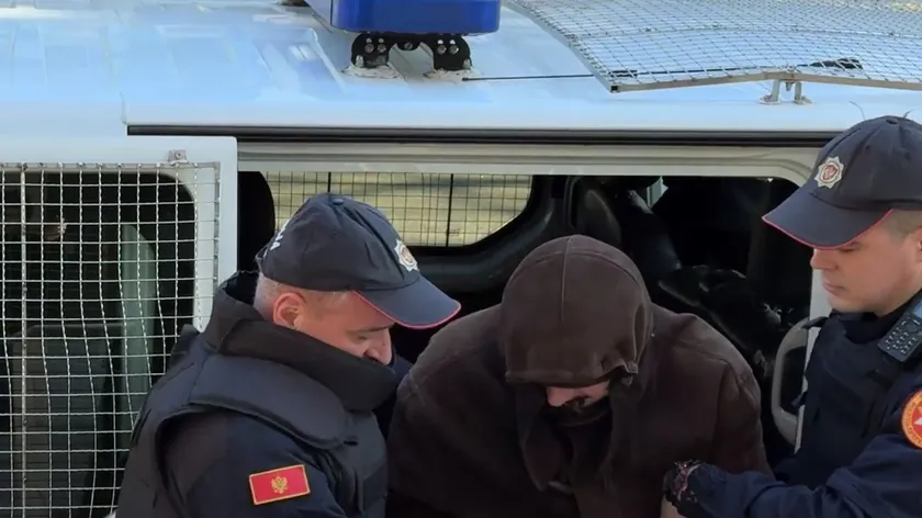 Karadağ'da Yasa Dışı Silah Bulunduran Đukanović Klan Üyeleriyle Hücrede