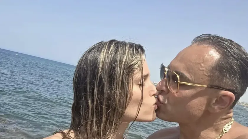 Jovane Jeremić'in eski nişanlısı Dragan Stanković yeni bir kız arkadaşla tatilde.