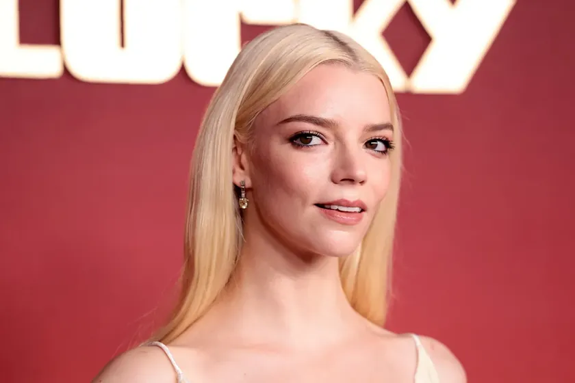 Amerikalı aktris Anja Taylor-Joy Hollywood'un moda ikonlarından biri olarak bir kez daha durumunu kanıtladı.