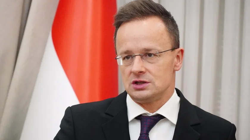 Macaristan Başbakanı Orban Dışişleri Bakanı Szijjártó'nun izlenmesini ciddi saldırı olarak belirtti