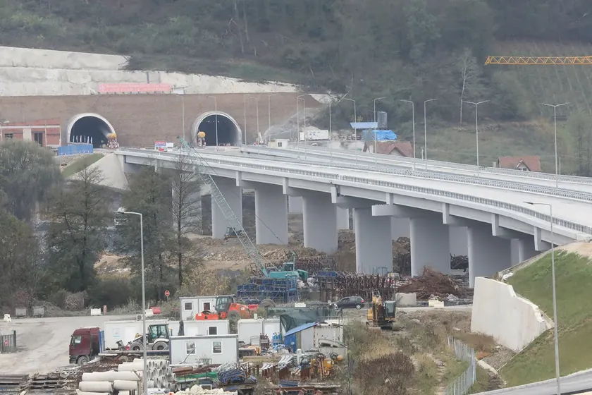 Sırbistan Munjino brdo Tüneli'nde Jeodezik İzleme Nedeniyle Trafik Düzenlemesi