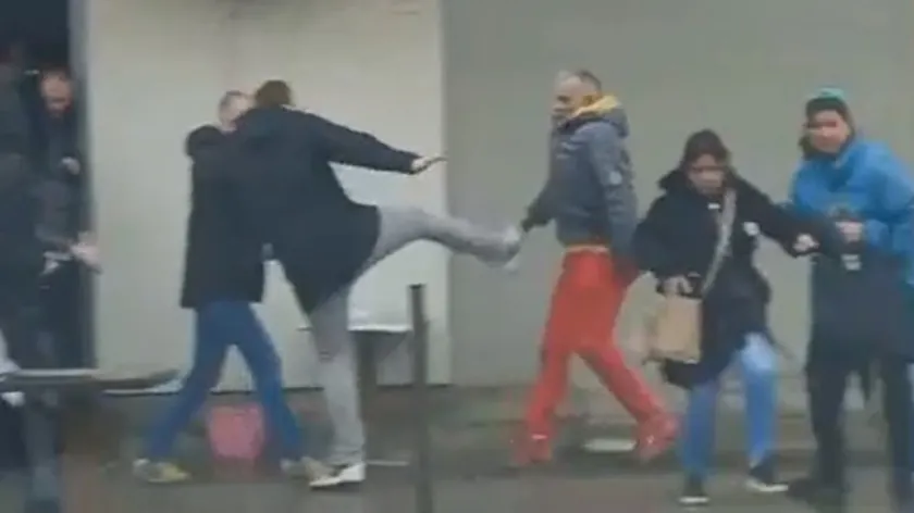 Sırbistan Kula'da yerel seçimler gergin atmosferde devam ederken bir kavga çıktı