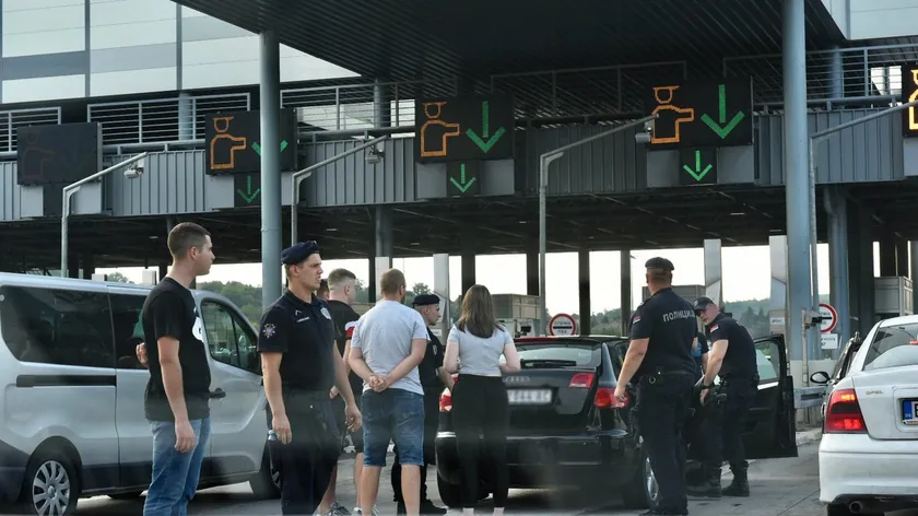 Sırbistan Sınır Kapılarında Sekiz Saati Bulan Beklemeler, Yeni TAG Sistemi Başladı