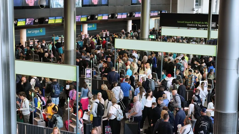 Birleşik Krallık vatandaşları Paskalya'da AB ülkelerinde uzun sınır kuyruklarıyla karşılaşacak