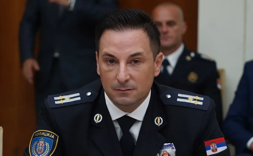 Sırp Polis Yardımcısı Veselin Miliç'in bir kilisede ev sahibi olduğu belirtildi.