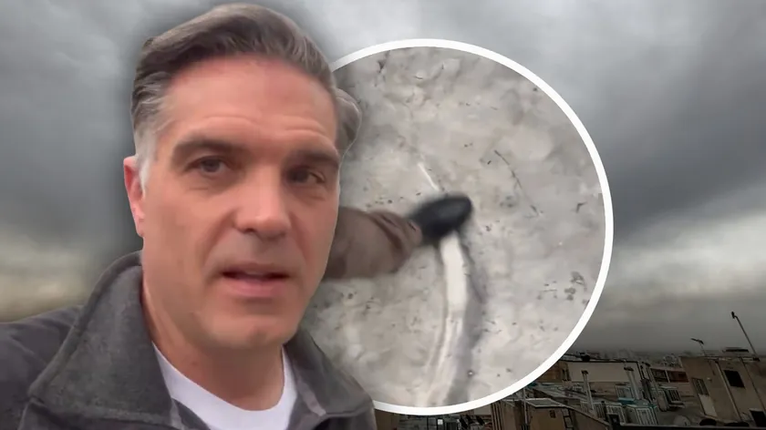 İran İsrail saldırılarıyla sarsılıyor Tahran'da siyah yağmur etkili oldu