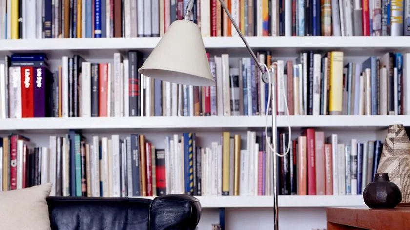 Açık Rafların Ev Dekorasyonunda Doğru Kullanımı İçin Uzmanlardan Önemli Uyarı