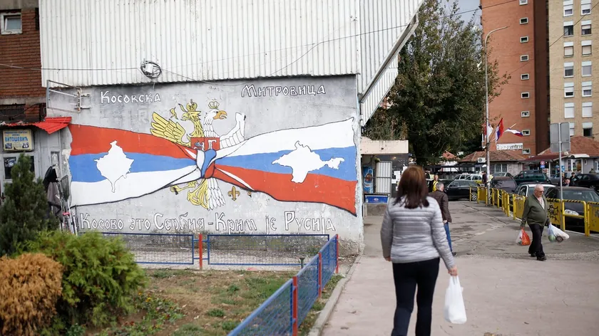 Kosova'nın kuzeyindeki Sırp belediye başkanları 100 günlük görevlerinde engellemelerle karşılaştı