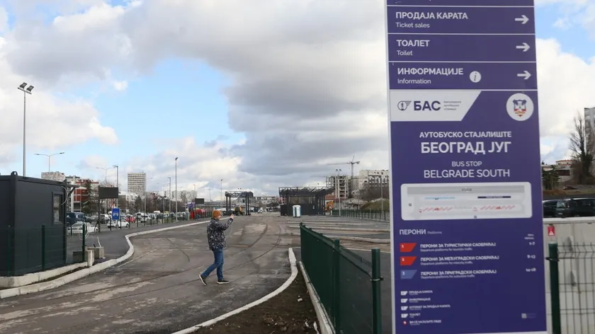 Sava karayolu üzerindeki üst geçit Autokomanda'ya taşınıyor: "Beograd jug" durağında günlük yolcu sayısı 2 bine ulaştı
