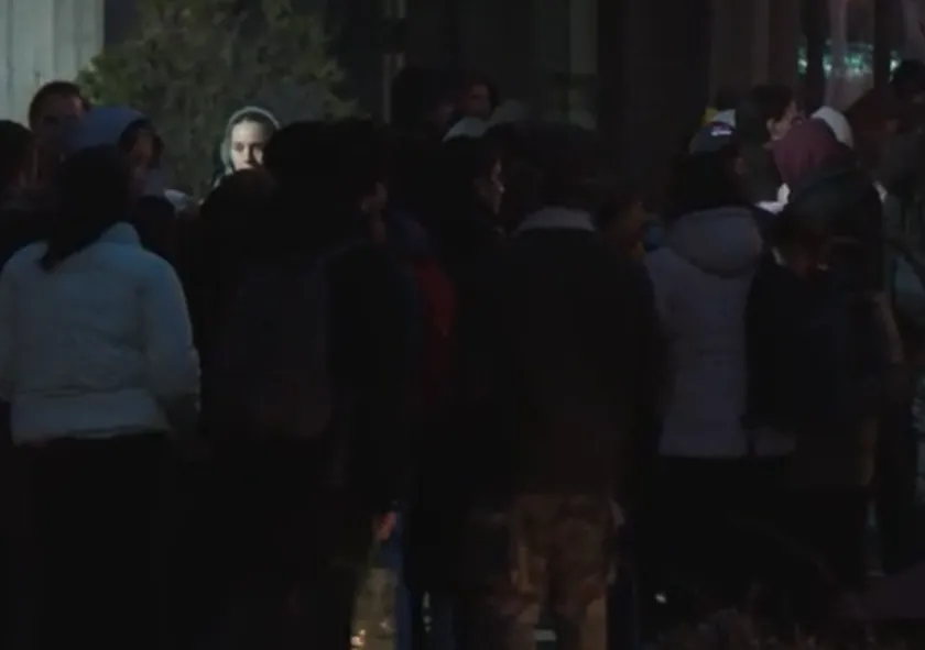 Öğrenciler Novisad'da Filozof Fakültesi önünde protesto düzenledi