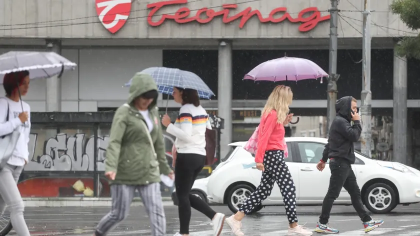 Sırbistan'da yaygın bir davranış Petek yürüyüşünde teşekkür etmek.