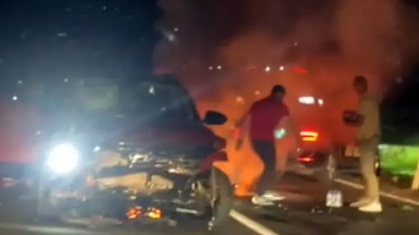 Karadağ'da Podgorica-Çetince Yolu'nda Zincirleme Kaza: En Az İki Yaralı ve Yangın Çıktı