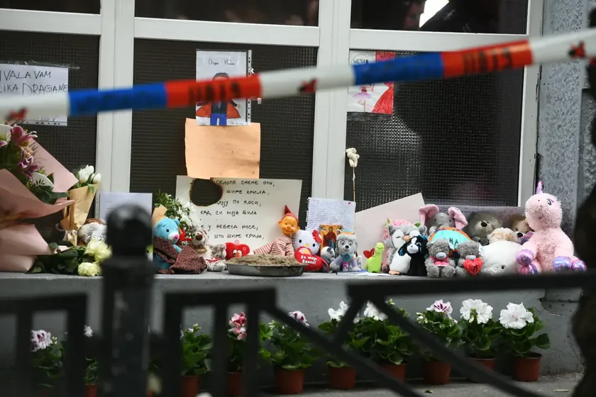 Sırbistan'daki Ribnikar okulunda katliam yapan küçük zanlının ifade vereceği dava yeniden başladı