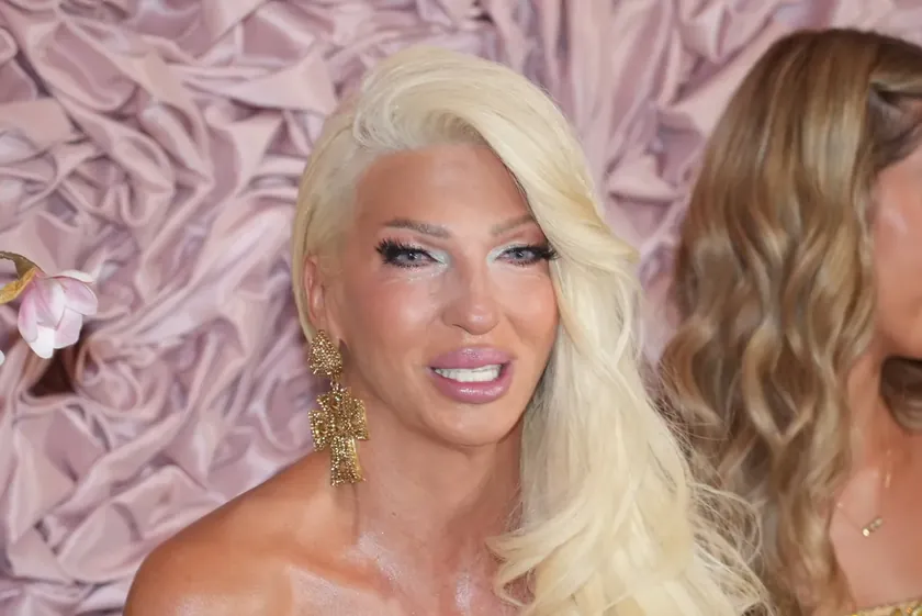Jelena KarleuÅ¡a, fakültelerin Sırbistan'da özel olması gerektiğini savunuyor