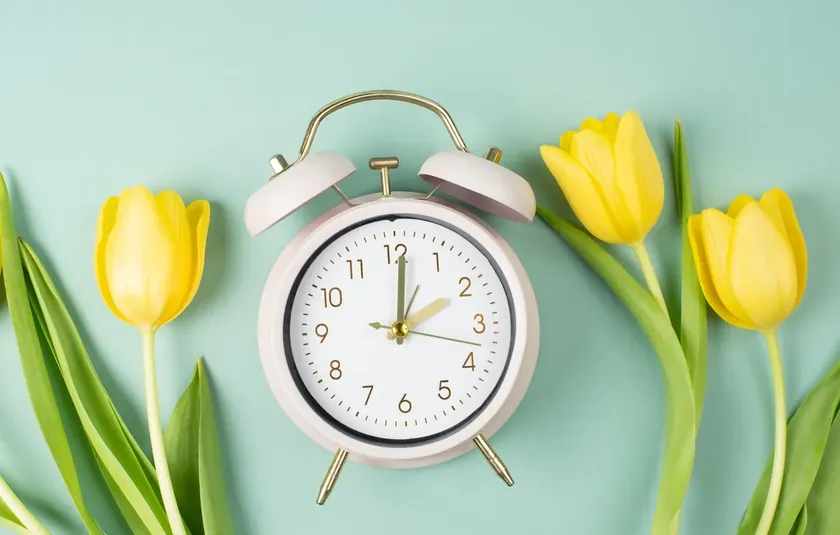 Sırbistan'da yaz saati uygulaması 29 Mart 2026'da başlıyor, saatler ileri alınacak.