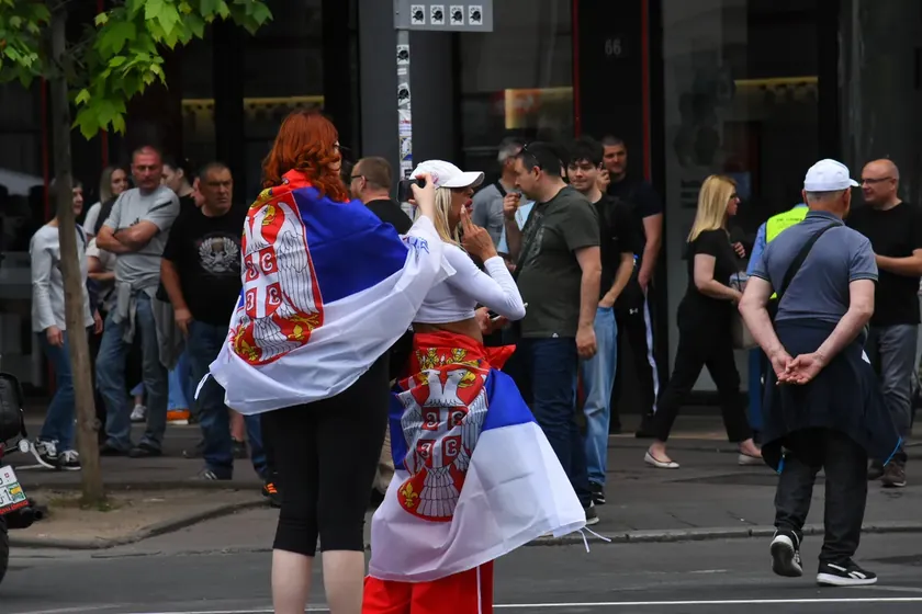 Beograd'taki Stari Grad Belediyesi öğrencileri, seçimler hakkında vatandaşlarla görüşmek için bir araya gelecek.