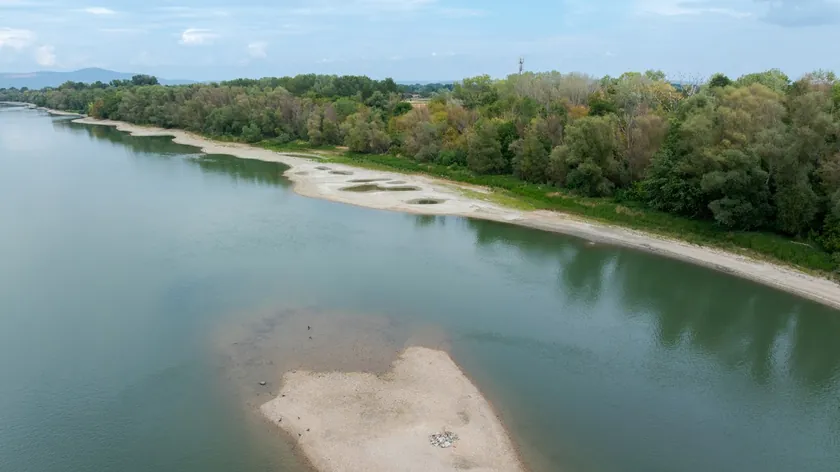 Dunav'ın olağanüstü düşük seviyesi, Konstantin Büyük'ün 1.600 yıl önce inşa edilen köprüsünün kalıntılarını ortaya çıkardı.