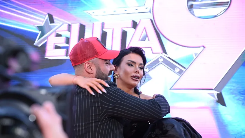 Anita Stanojlović, Luke Vujović'tan Hediye Alarak Mutluluk Duydu